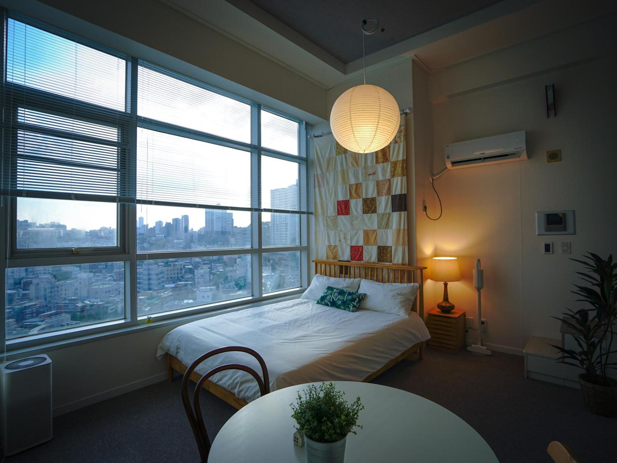 Apartment Tiffany & Jessica House - A High Rise In Korea With The Convenient Transportation, Diverse Shopping Options, And Excellent Access To Popular Attractions Seoul
