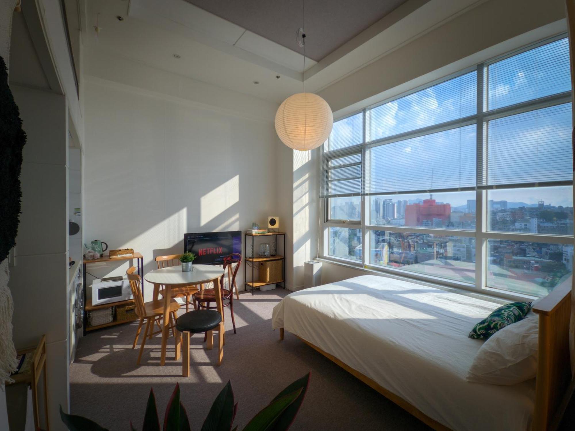Tiffany & Jessica House - A High Rise In Korea With The Convenient Transportation, Diverse Shopping Options, And Excellent Access To Popular Attractions Seoul
