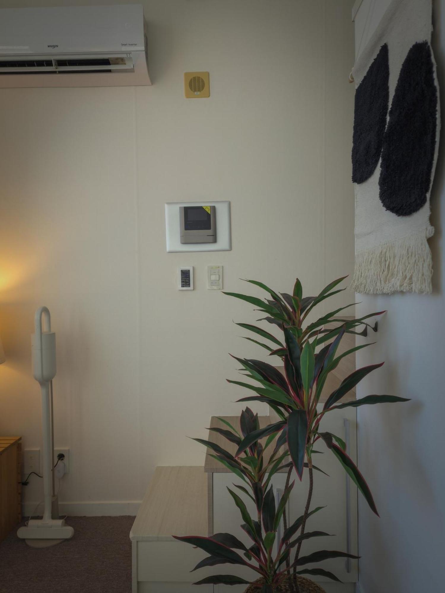 Apartment Tiffany & Jessica House - A High Rise In Korea With The Convenient Transportation, Diverse Shopping Options, And Excellent Access To Popular Attractions *