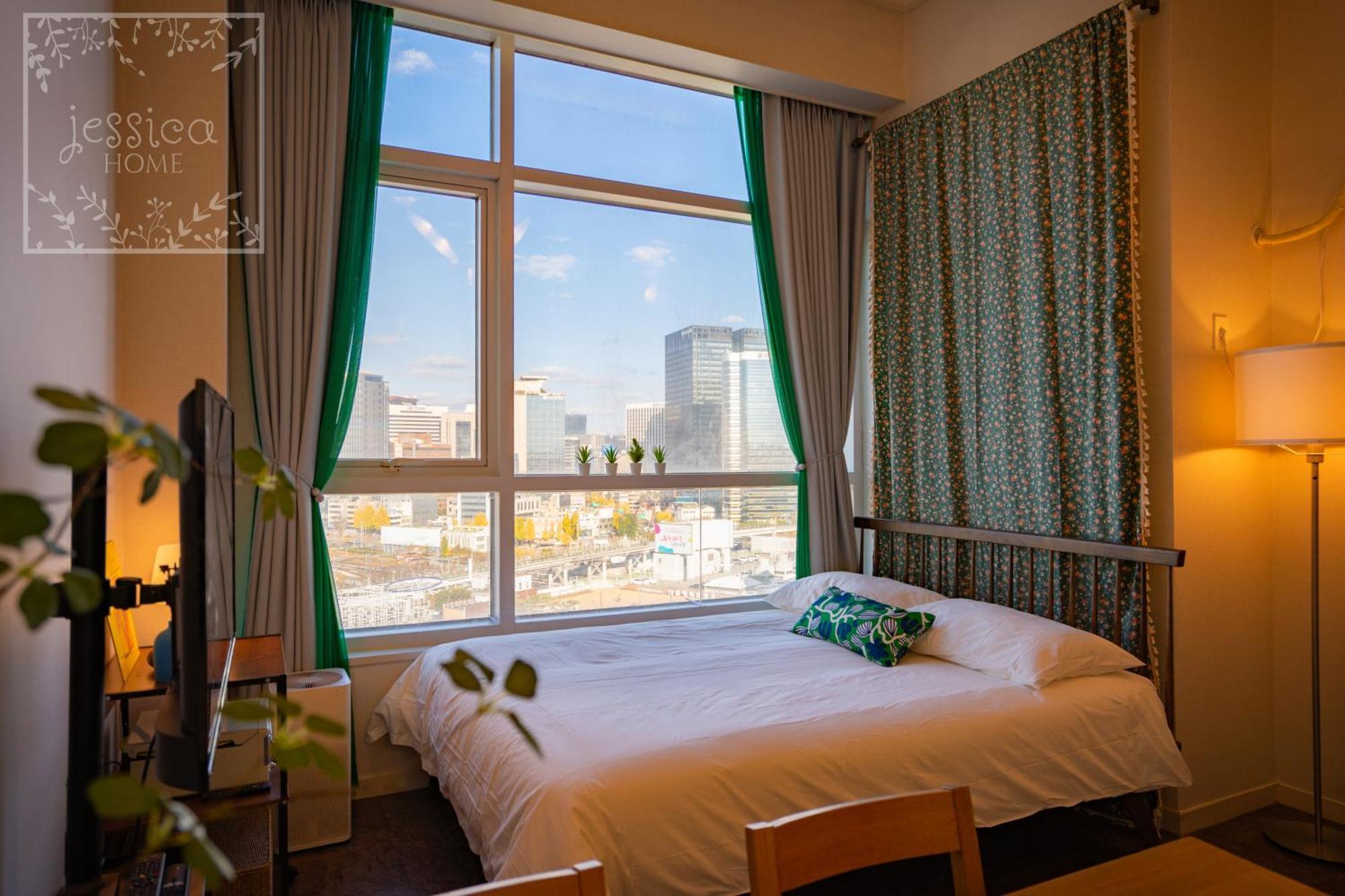 Apartment Tiffany & Jessica House - A High Rise In Korea With The Convenient Transportation, Diverse Shopping Options, And Excellent Access To Popular Attractions *